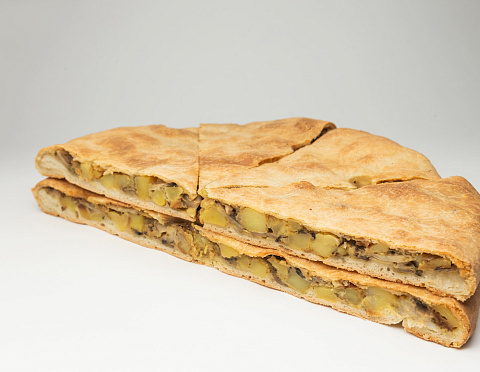 Осетинский пирог с картофелем и грибами - доставка еды Бамбук - Ижевск 